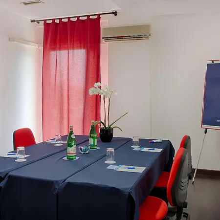 Nh Parco Degli Aragonesi Hotel 4*